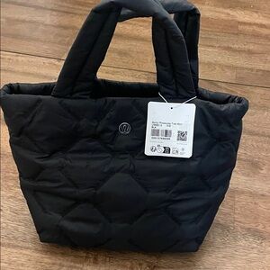 BNWT lululemon athletica Quilted Black Tote 🖤